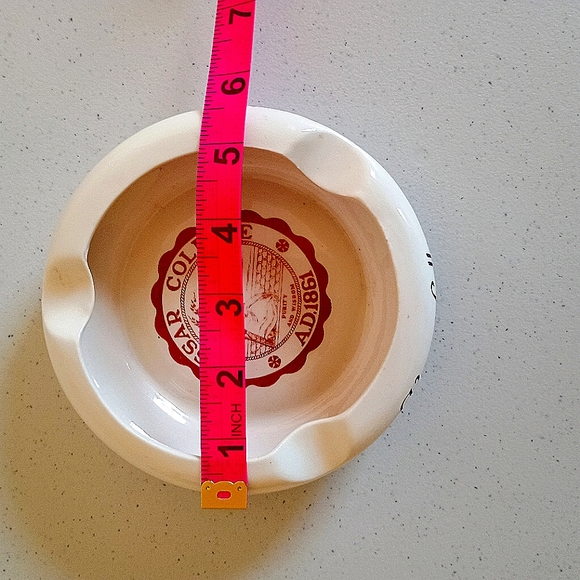 1960s vintage Vassar College logo ceramic ashtray cream and red - Picture 10 of 11